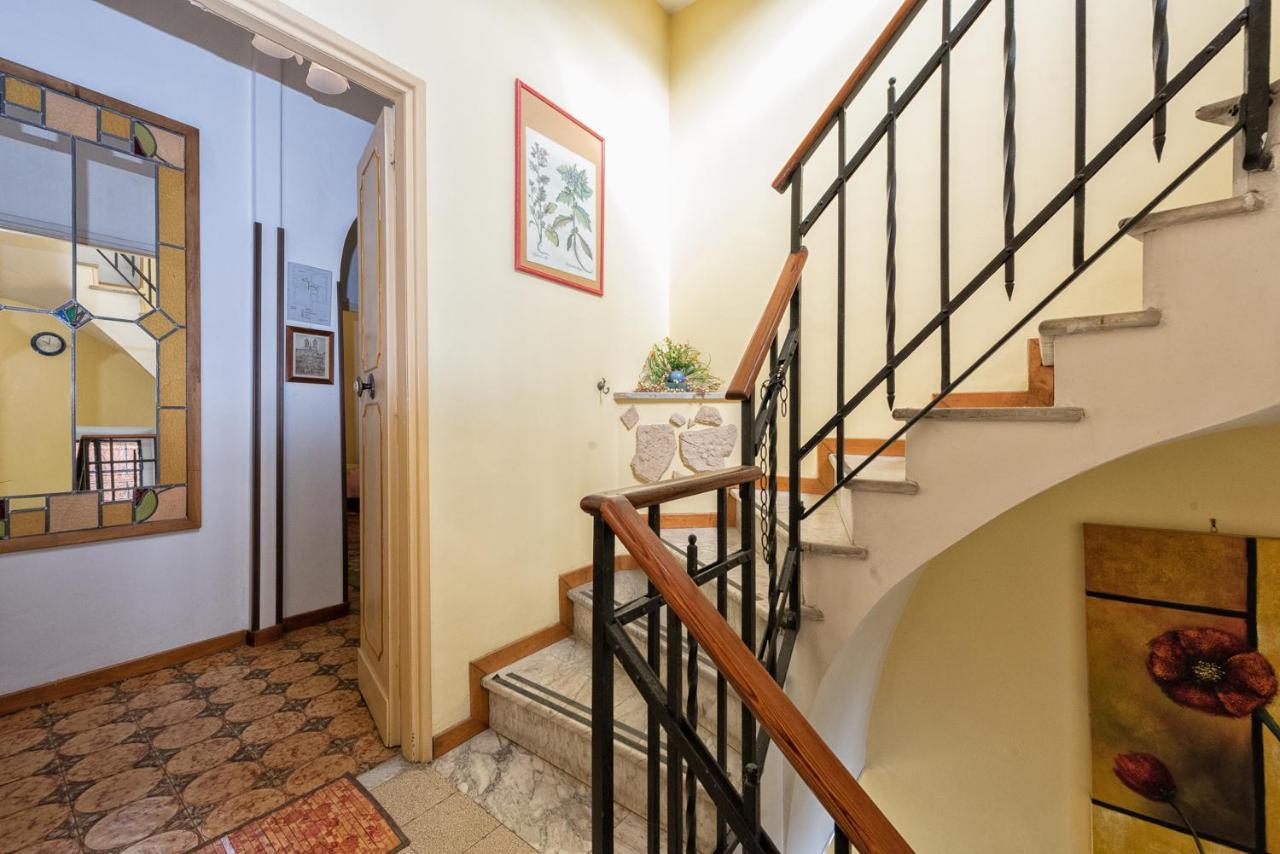 A Vinicius Et Mita Bed & Breakfast Rome Exterior photo