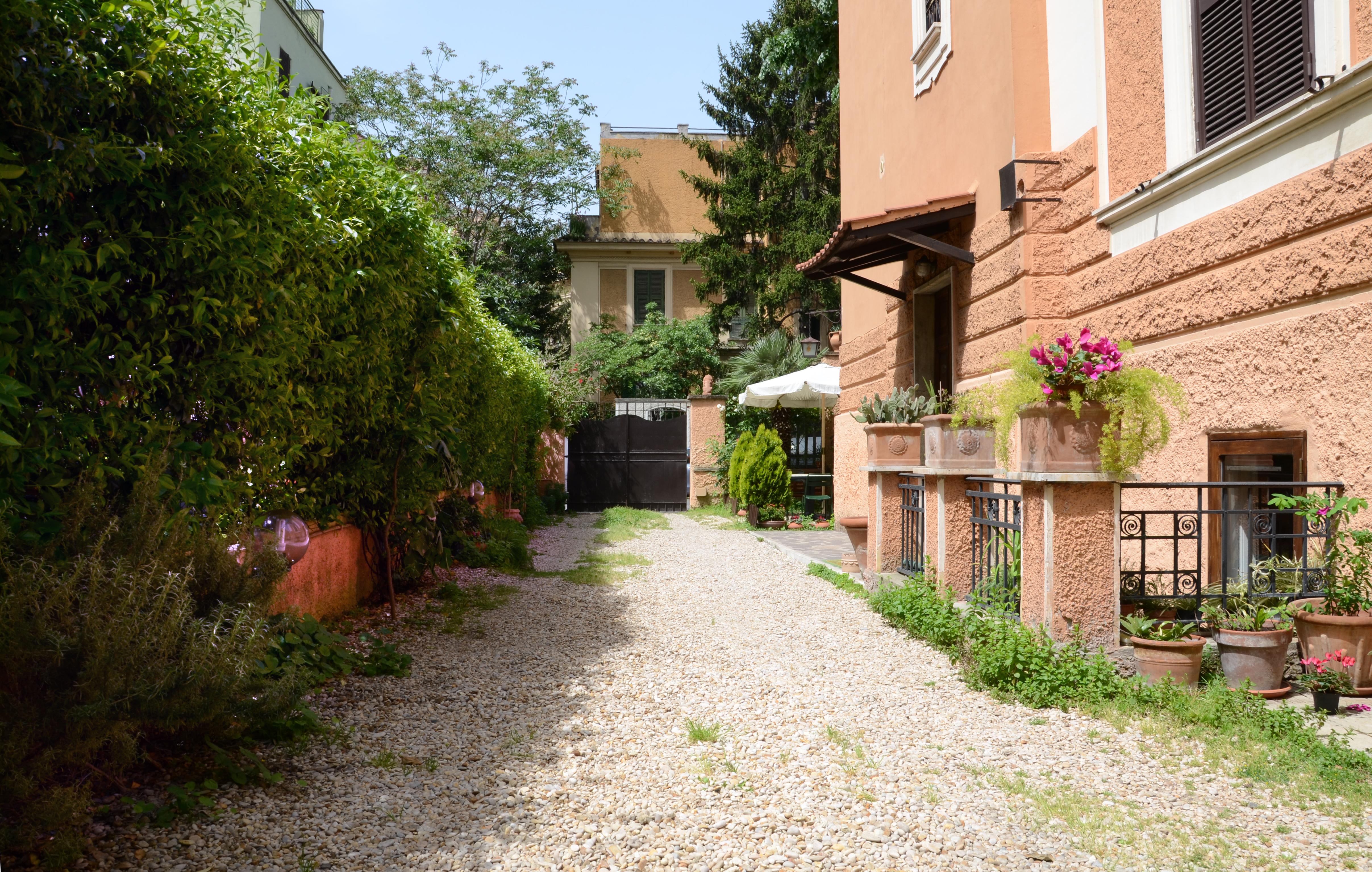 A Vinicius Et Mita Bed & Breakfast Rome Exterior photo