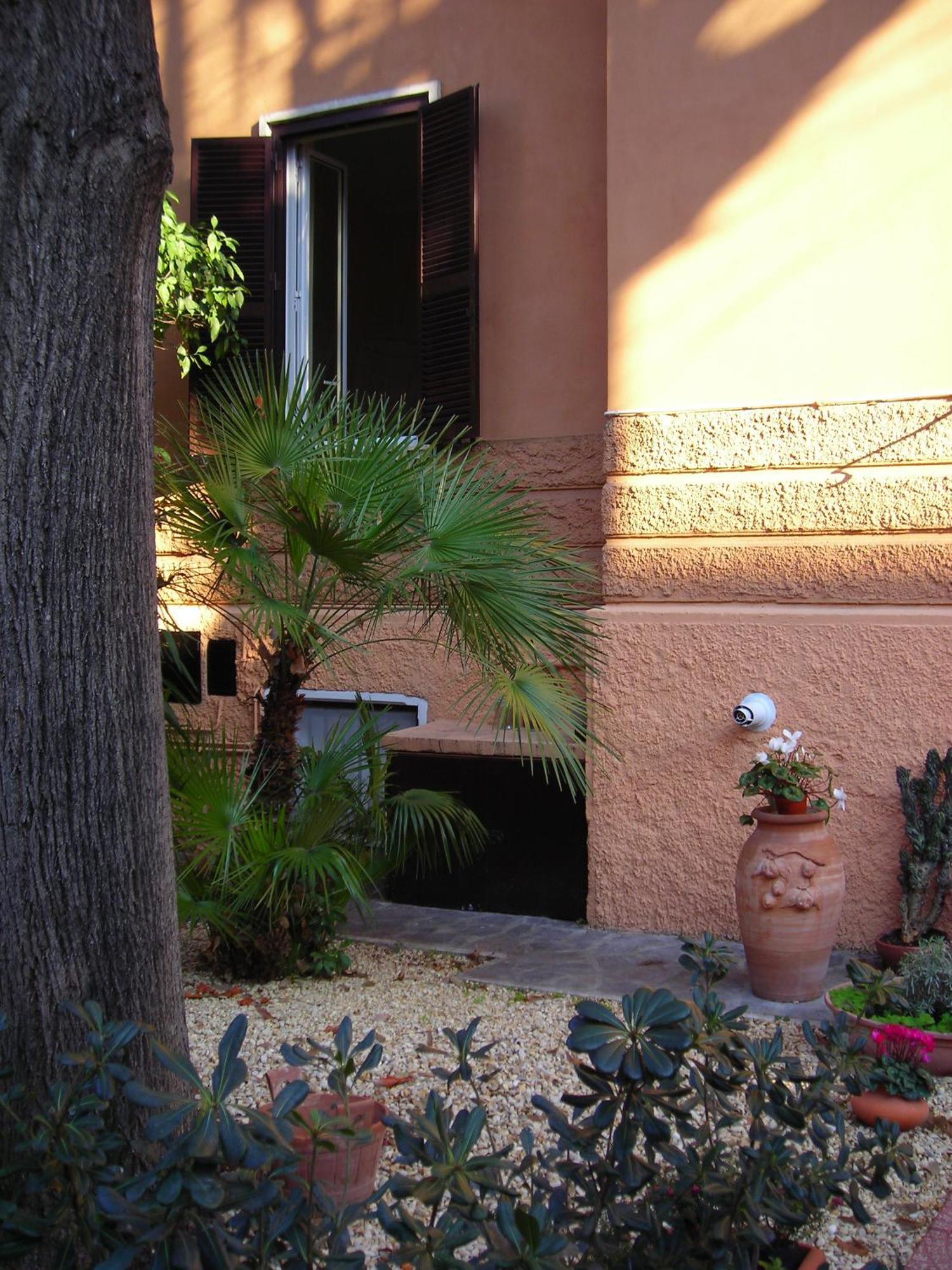 A Vinicius Et Mita Bed & Breakfast Rome Exterior photo