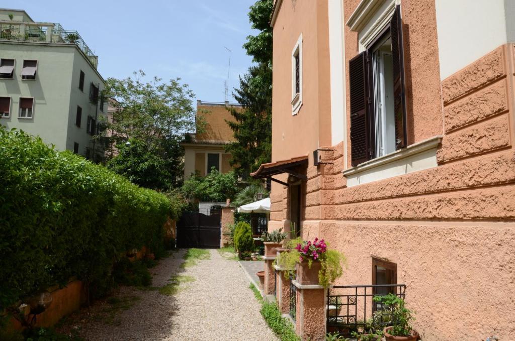 A Vinicius Et Mita Bed & Breakfast Rome Exterior photo