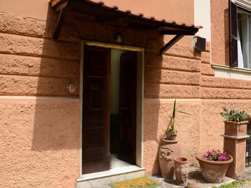 A Vinicius Et Mita Bed & Breakfast Rome Exterior photo